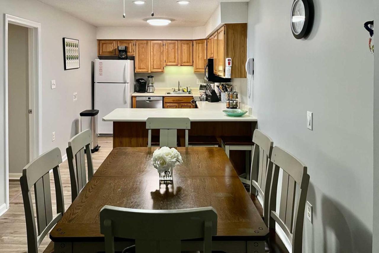 Lincoln Condo With Views, Pool, Hot Tub And Balcony! Exterior foto